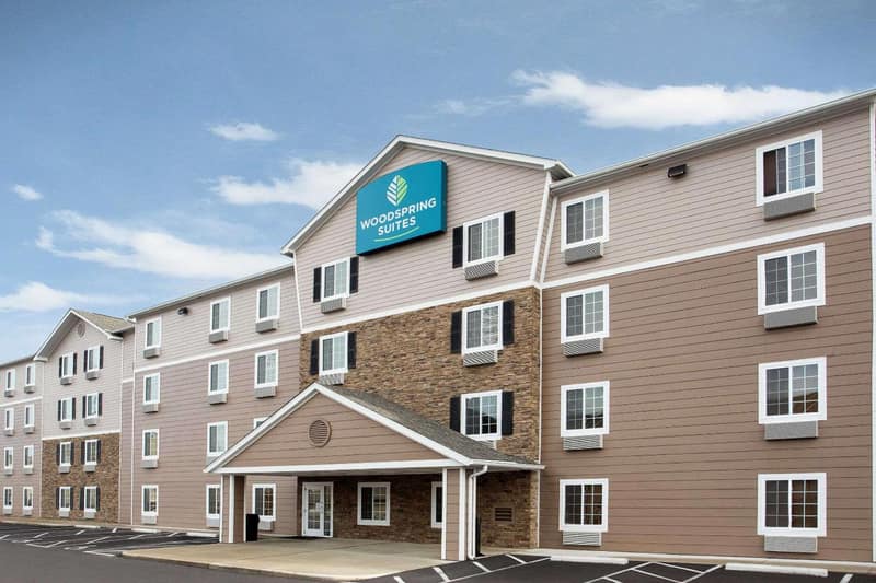 WoodSpring Suites Columbus North I-270 — building