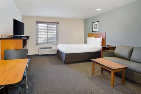 WoodSpring Suites Columbus North I-270 — photo 2