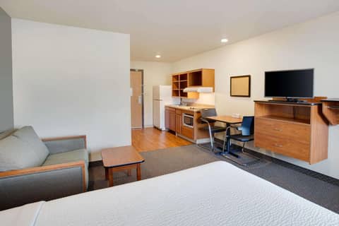 WoodSpring Suites Columbus North I-270 — photo 6