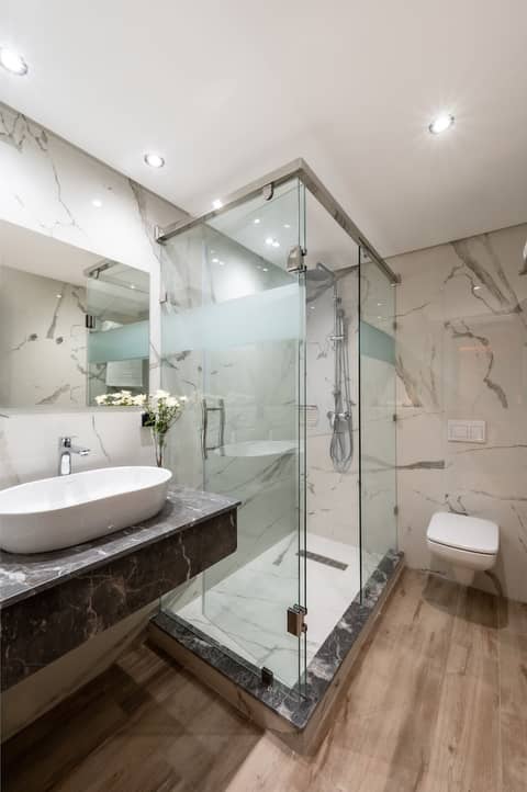 Swiss Continental Hôtel — bathroom