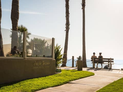 Pacific Terrace Hotel — photo 8