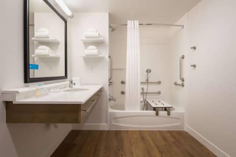 Hampton Inn And Suites By Hilton Portland-Pearl District — photo 5