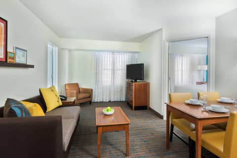 Residence Inn by Marriott St. Louis Downtown — hotel room