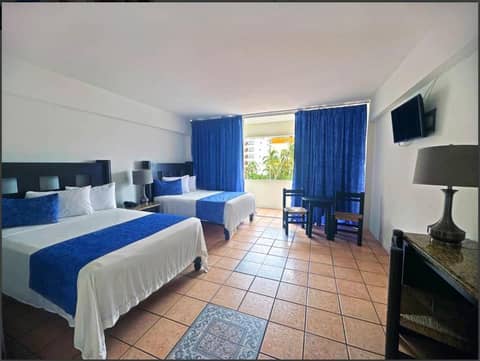 Delfin Beachfront Resort - Downtown Puerto Vallarta Optional All-Inclusive — photo 4