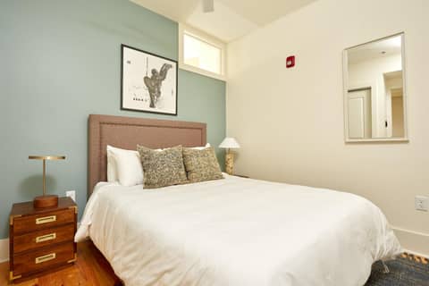 The Louie Hotel New Orleans, Belvilla District 6 Formerly Sonder — bedroom