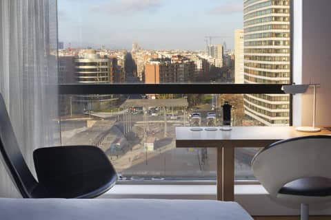 Barceló Sants — hotel room
