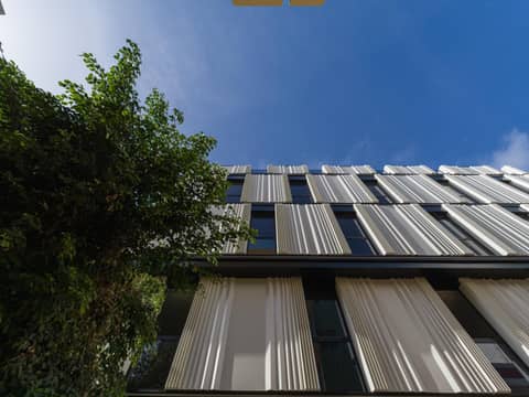 Hotel MG Poniente — hotel building