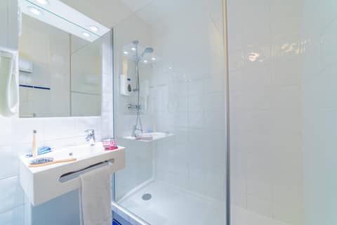 Résidence Montempô Appart'Hôtel Lyon Part Dieu — bathroom