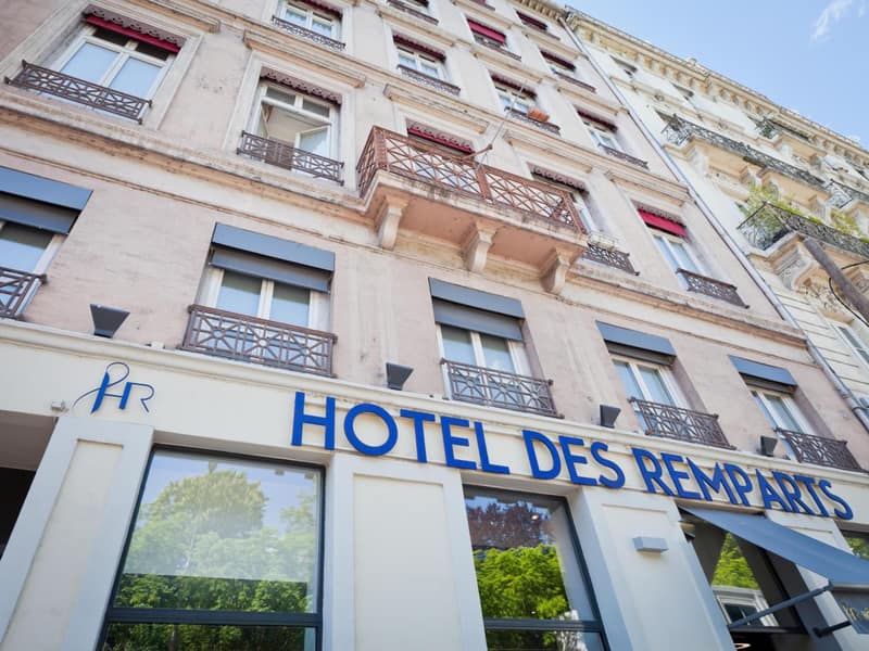 Hotel Des Remparts Lyon Perrache — building