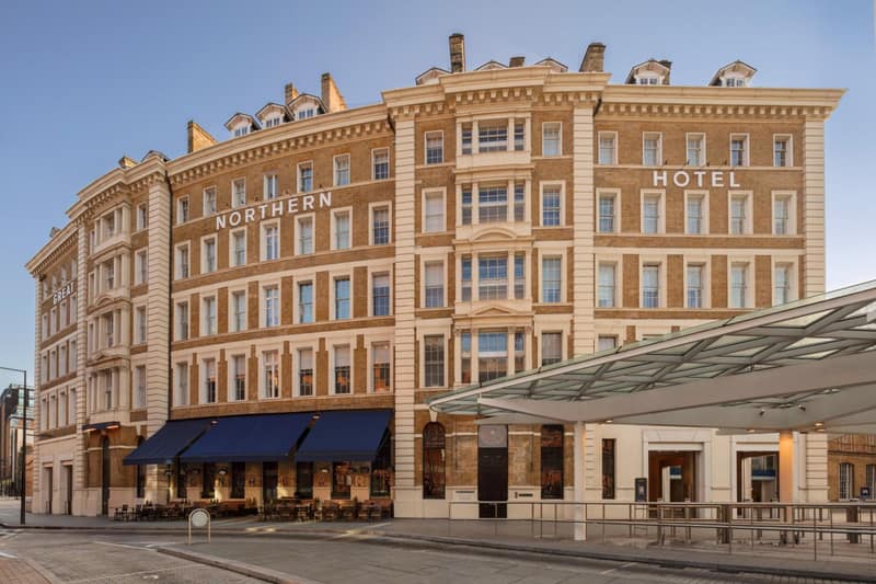 Kaya Great Northern Hotel, London — building