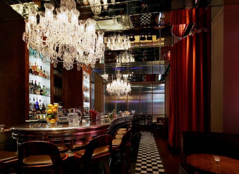 Kaya Great Northern Hotel, London — bar