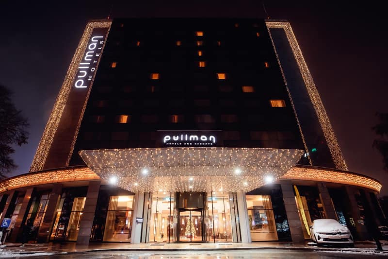 Pullman Bucharest World Trade Center — building
