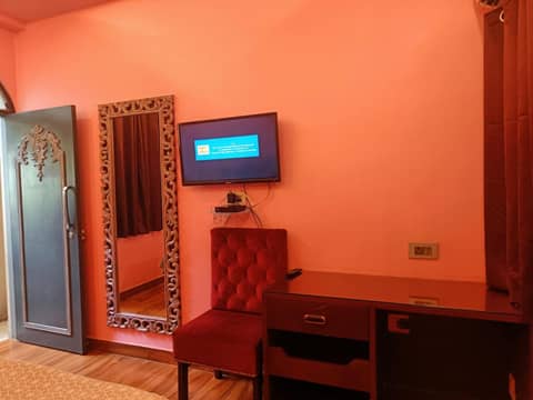 Maya Hotel & Restaurant — hotel room