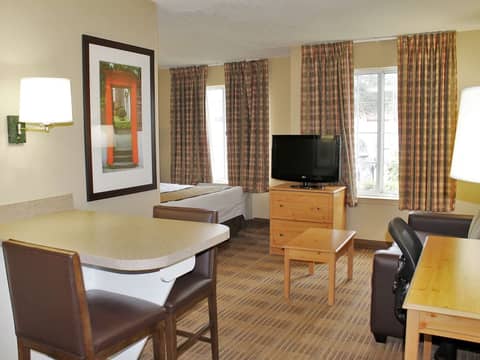 Beachwood Extended Suites — photo 5