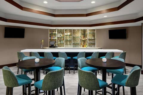 DoubleTree Suites by Hilton Charlotte/SouthPark — photo 3