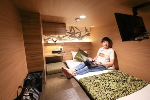 HOTEL Cargo Shinsaibashi — human