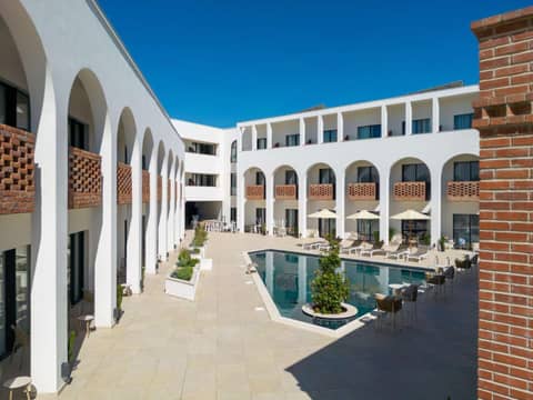 Mercure Conacul Cozieni — photo 9