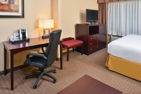 Holiday Inn Express Hotel & Suites Portland - Jantzen Beach by IHG — photo 2