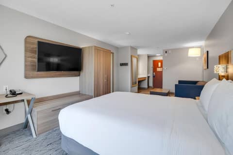 Holiday Inn Express Hotel & Suites Portland - Jantzen Beach by IHG — photo 3