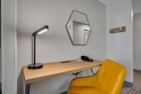 Holiday Inn Express Hotel & Suites Portland - Jantzen Beach by IHG — photo 4