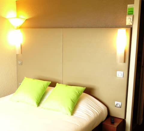 Campanile NATURE - Marseille Saint-Antoine — bedroom