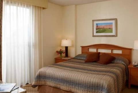 GetAways at Vista Mirage Resort — hotel room