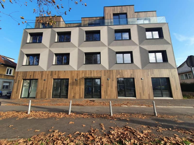 Avenue21 — building