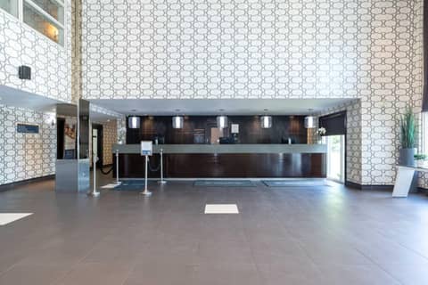 Sandman Hotel & Suites Calgary South — photo 3