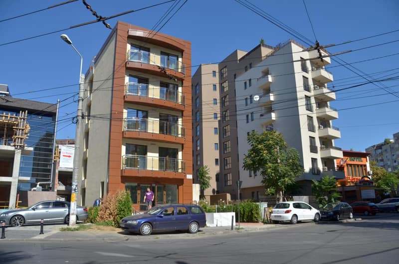Decebal Residence Apartments — building