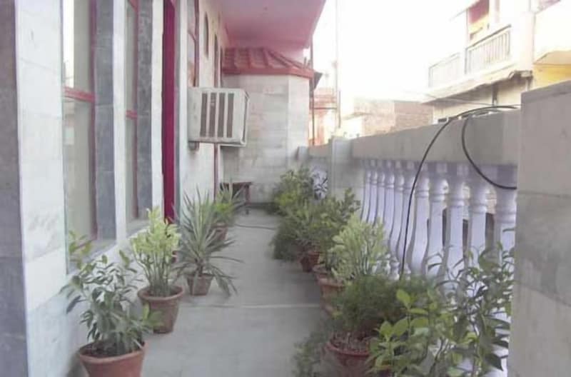 Hotel Raj Bed & Breakfast — balance & terrace