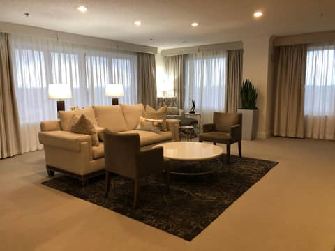 InterContinental Suites Hotel Cleveland by IHG — hotel room