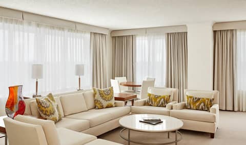 InterContinental Suites Hotel Cleveland by IHG — hotel room
