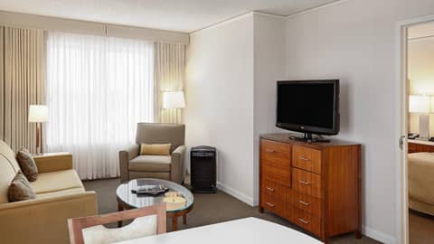 InterContinental Suites Hotel Cleveland by IHG — hotel room