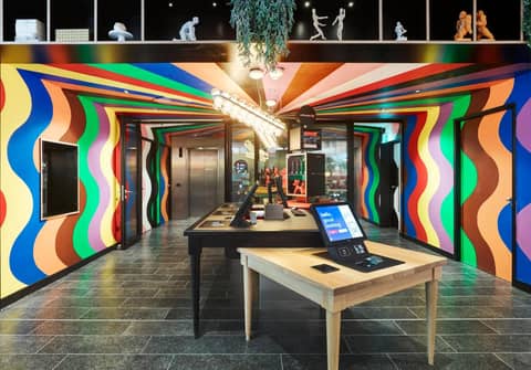 citizenM London Victoria Station — hotel reception