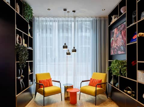citizenM London Victoria Station — living room