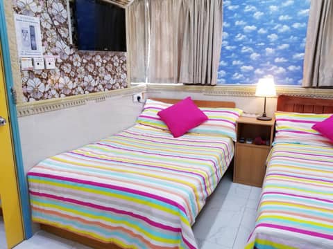 LongWin Hostel - Jordan MTR — hotel room