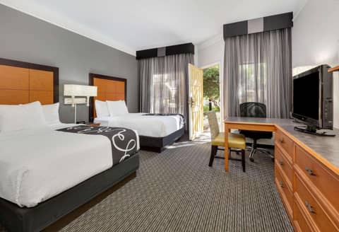 La Quinta by Wyndham Dallas - Addison Galleria — photo 3