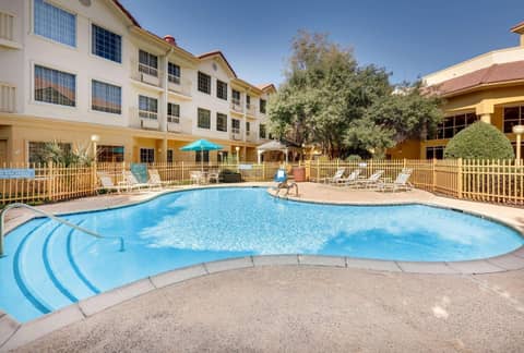 La Quinta by Wyndham Dallas - Addison Galleria — photo 5