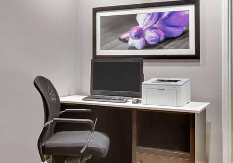 La Quinta by Wyndham Dallas - Addison Galleria — photo 8
