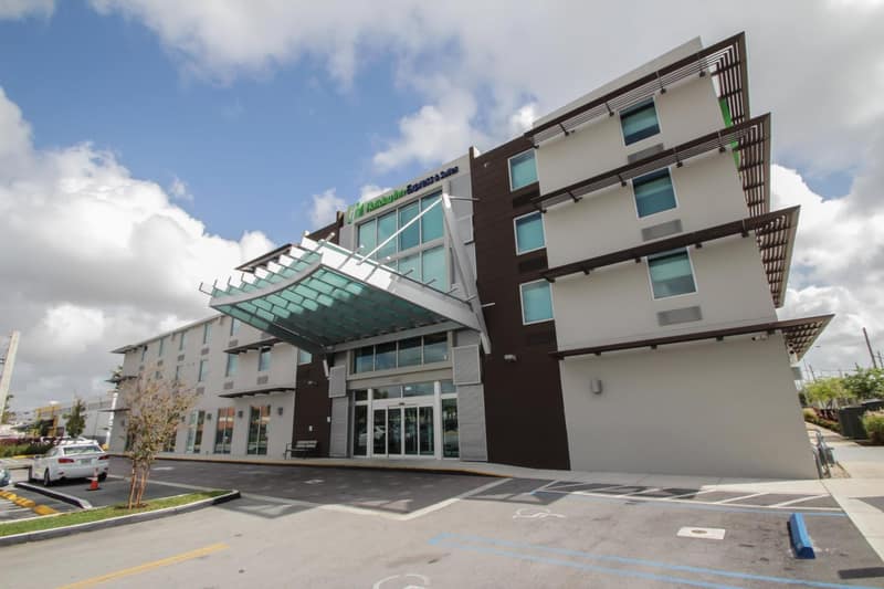 Holiday Inn Express & Suites Miami Airport East by IHG — building