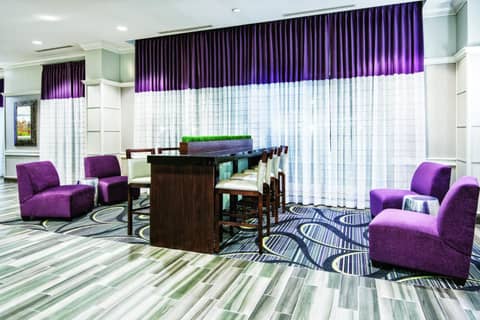 La Quinta Inn & Suites by Wyndham San Antonio Riverwalk — photo 6