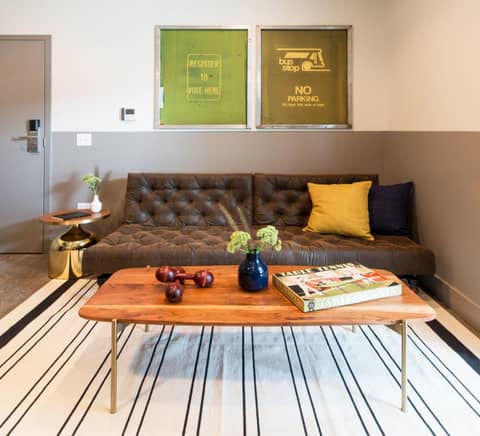 The Chicago Hotel Collection River North — lounge