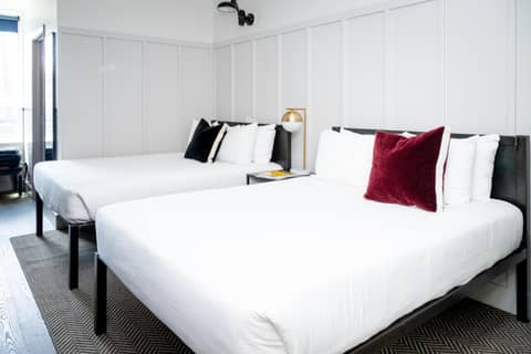 The Chicago Hotel Collection River North — hotel room