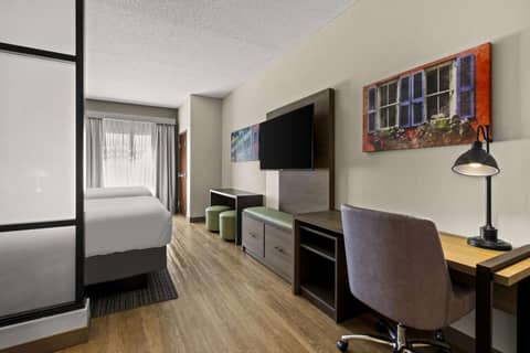 Comfort Suites Charleston West Ashley — photo 3