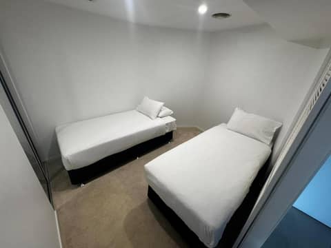 Ridge Apartment Hotel — hotel room