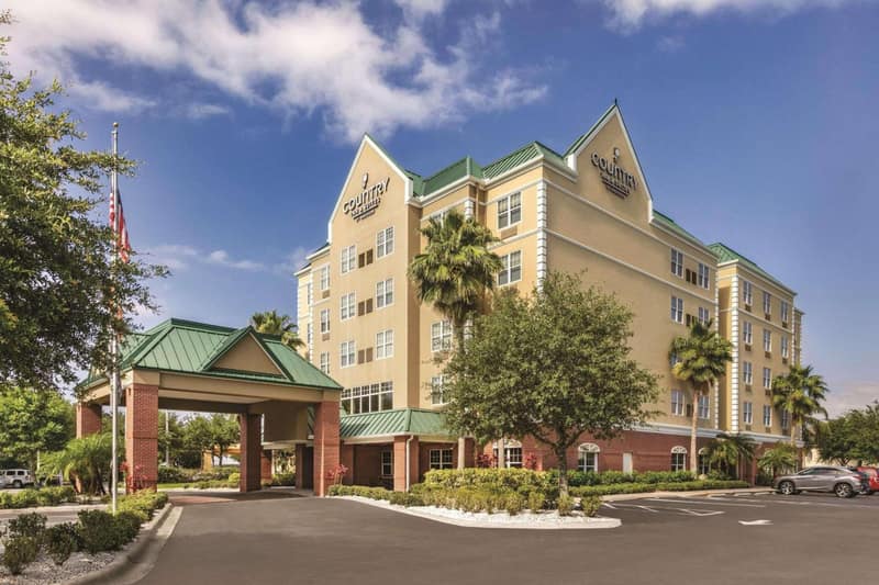 Country Inn & Suites by Radisson, Tampa-Brandon, FL — building