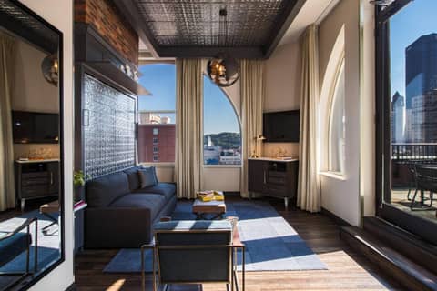 The Atterbury Hotel, Autograph Collection — hotel room