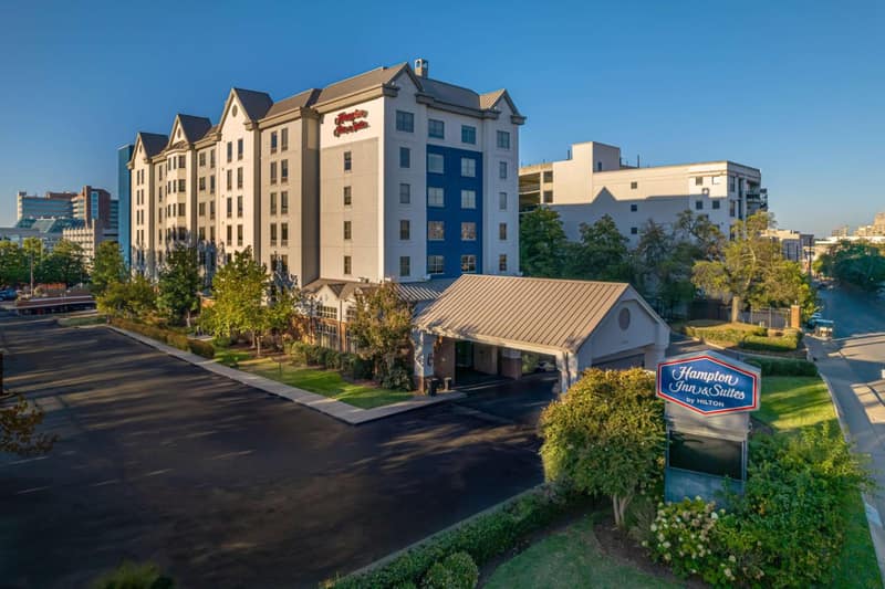 Hampton Inn & Suites Nashville-Vanderbilt-Elliston Place — building