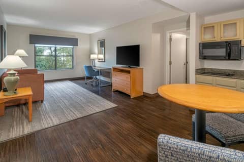 Hampton Inn & Suites Nashville-Vanderbilt-Elliston Place — photo 3