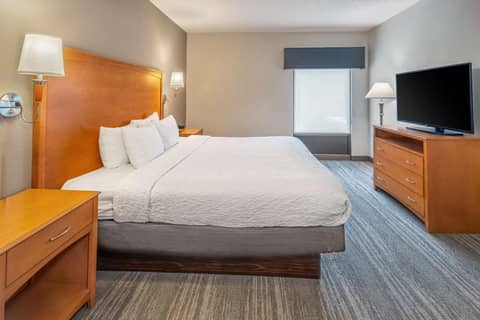 Hampton Inn & Suites Nashville-Vanderbilt-Elliston Place — photo 5